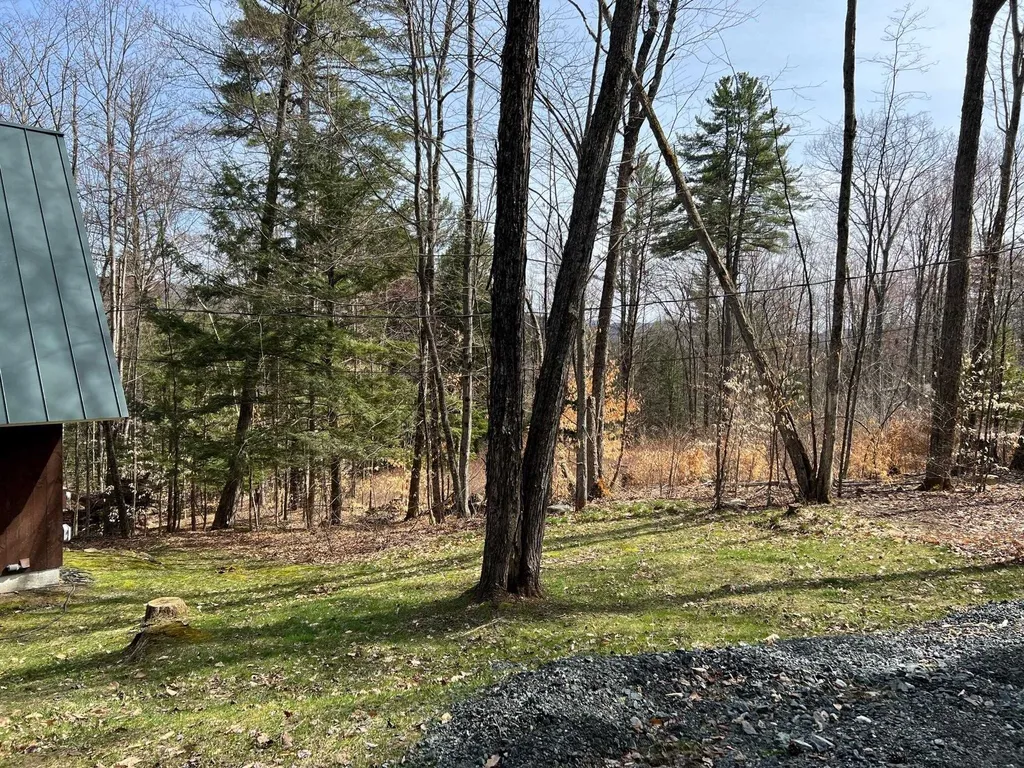 141 Morey Lane Hartford VT 05059