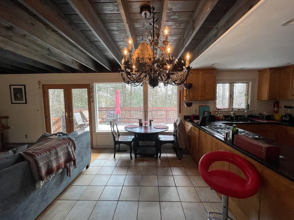 141 Morey Lane Hartford VT 05059