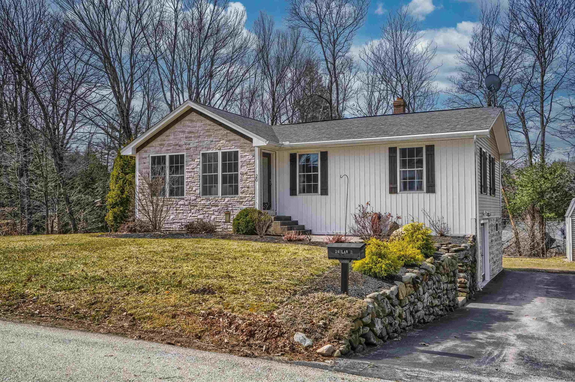 20 Burrington Street Jaffrey NH 03452