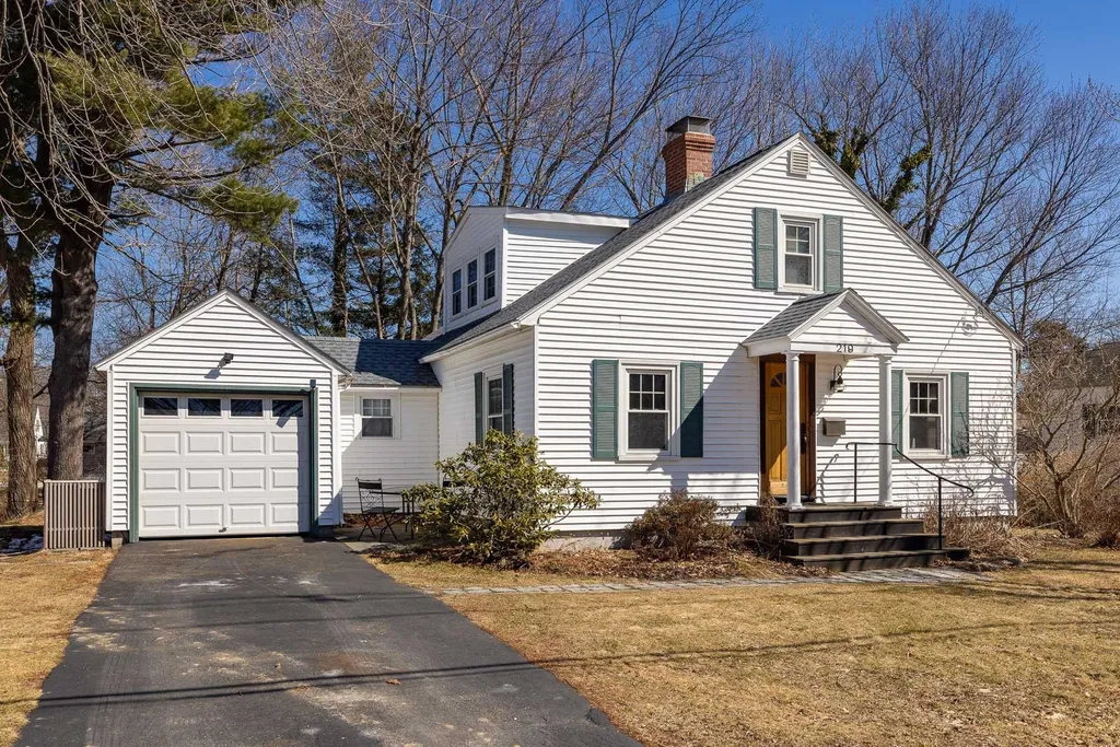219 Essex Avenue Portsmouth NH 03801