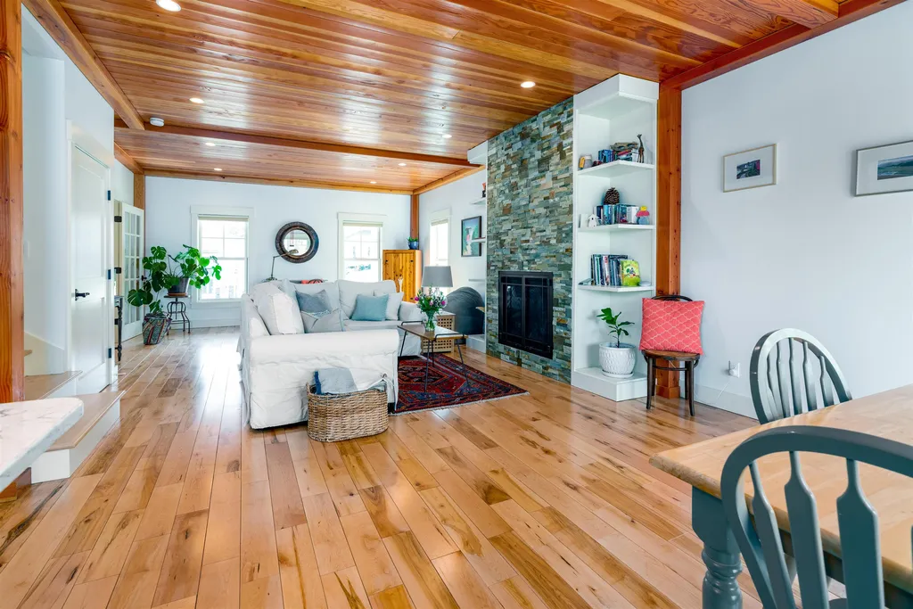 449 Thomas Lane Stowe VT 05672