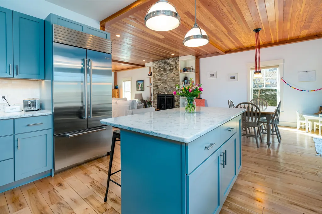 449 Thomas Lane Stowe VT 05672