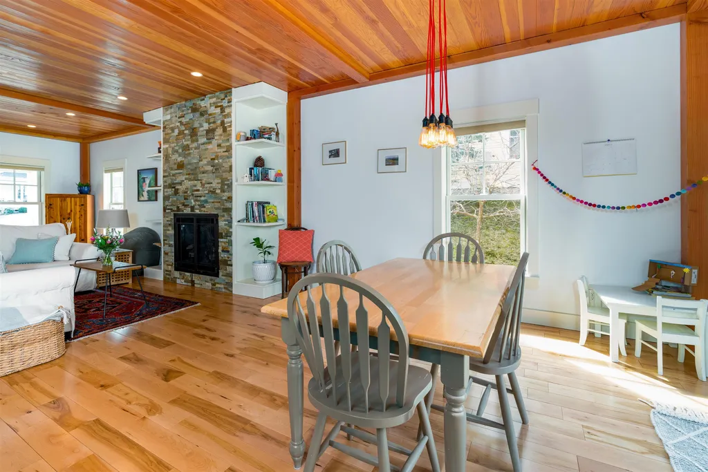 449 Thomas Lane Stowe VT 05672