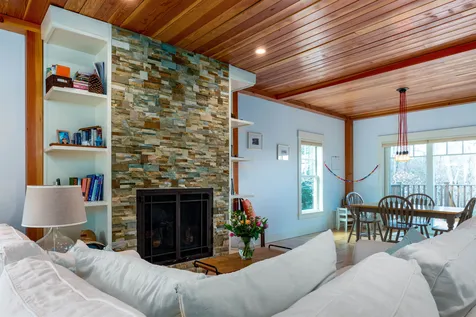 449 Thomas Lane Stowe VT 05672
