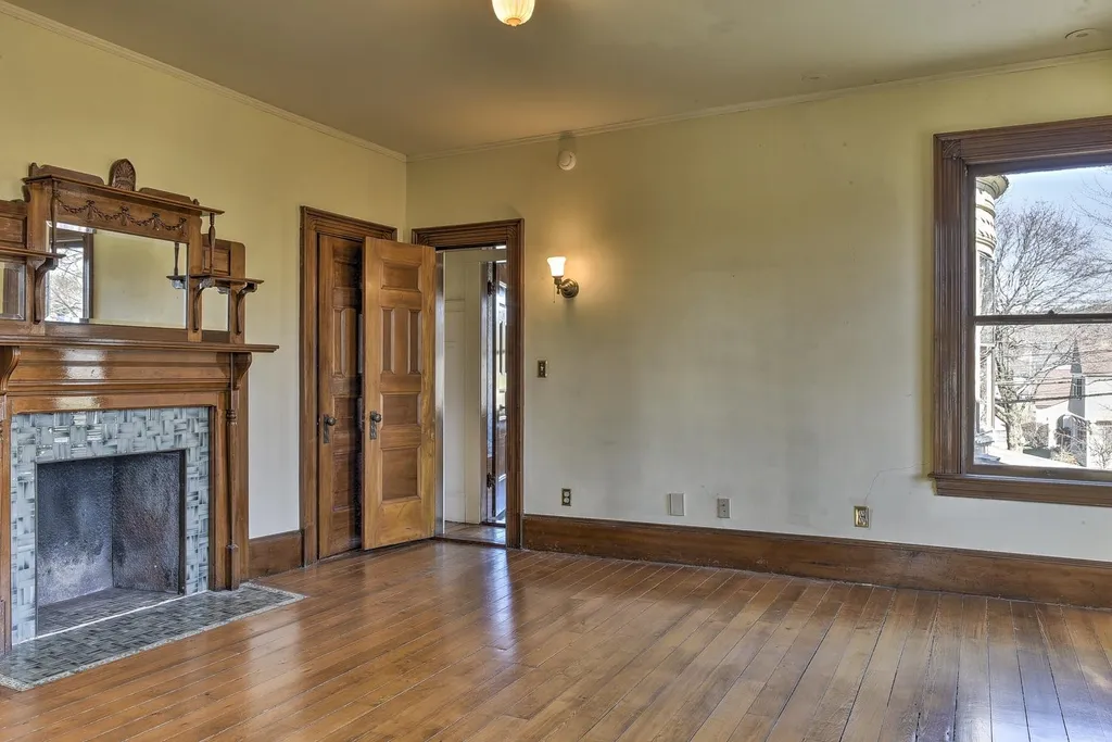 122 Court Street Keene NH 03431
