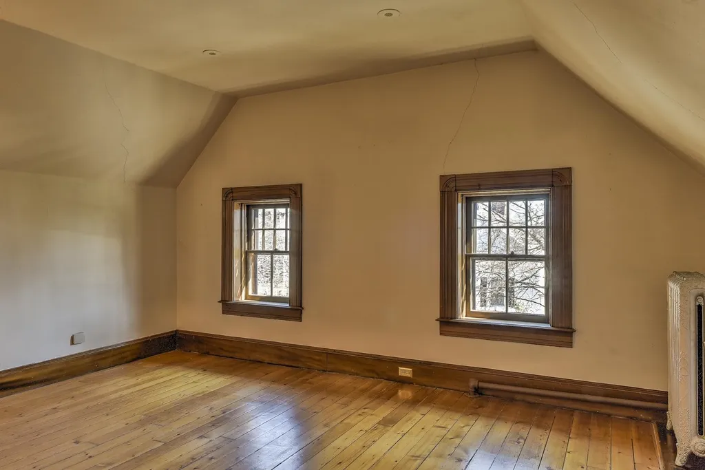 122 Court Street Keene NH 03431