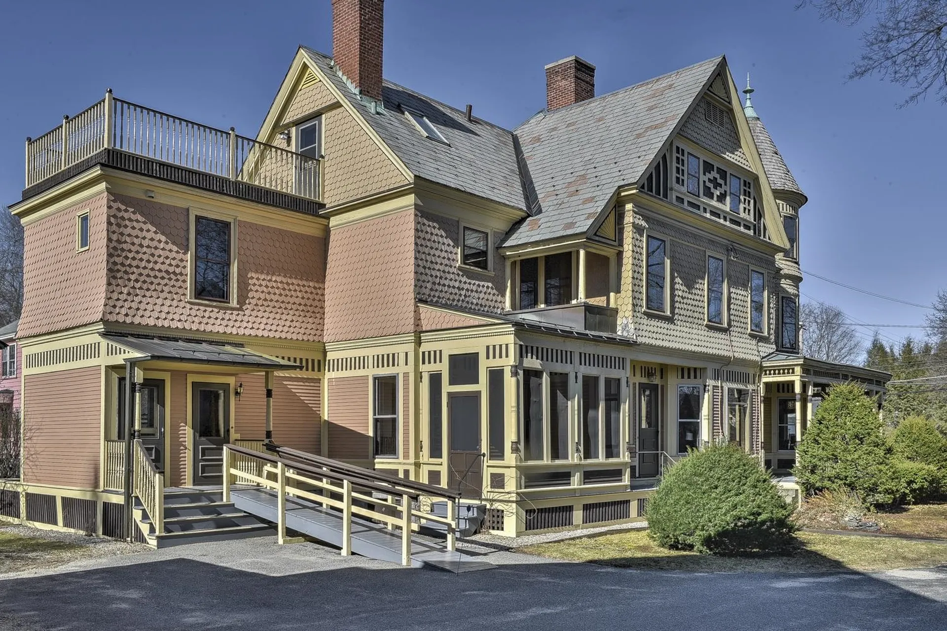 122 Court Street Keene NH 03431