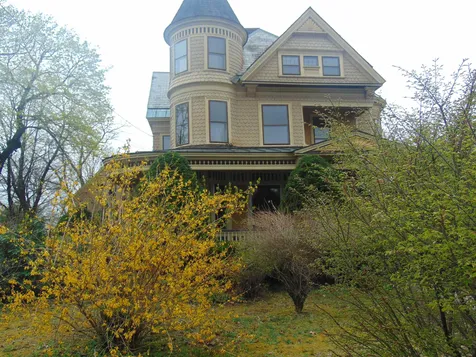 122 Court Street Keene NH 03431
