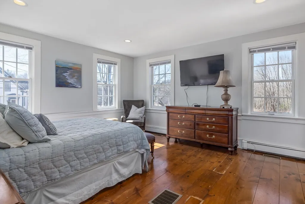 173 Atlantic Avenue North Hampton NH 03862