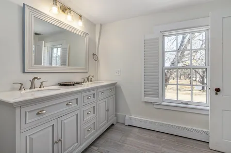 173 Atlantic Avenue North Hampton NH 03862