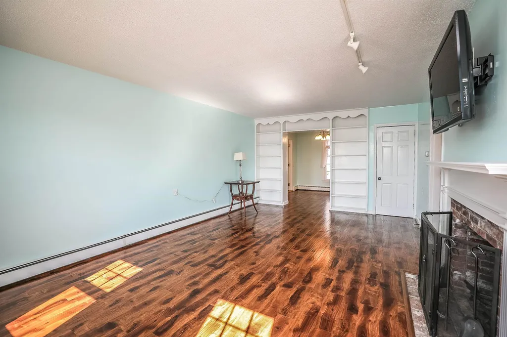 102 Cheney Avenue Peterborough NH 03458