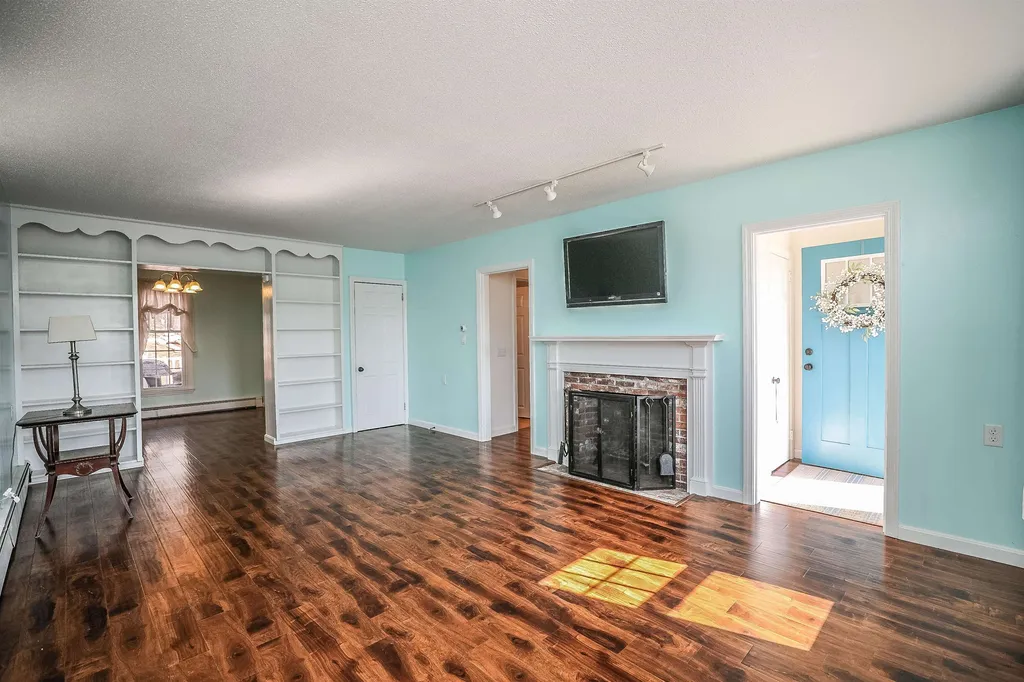 102 Cheney Avenue Peterborough NH 03458
