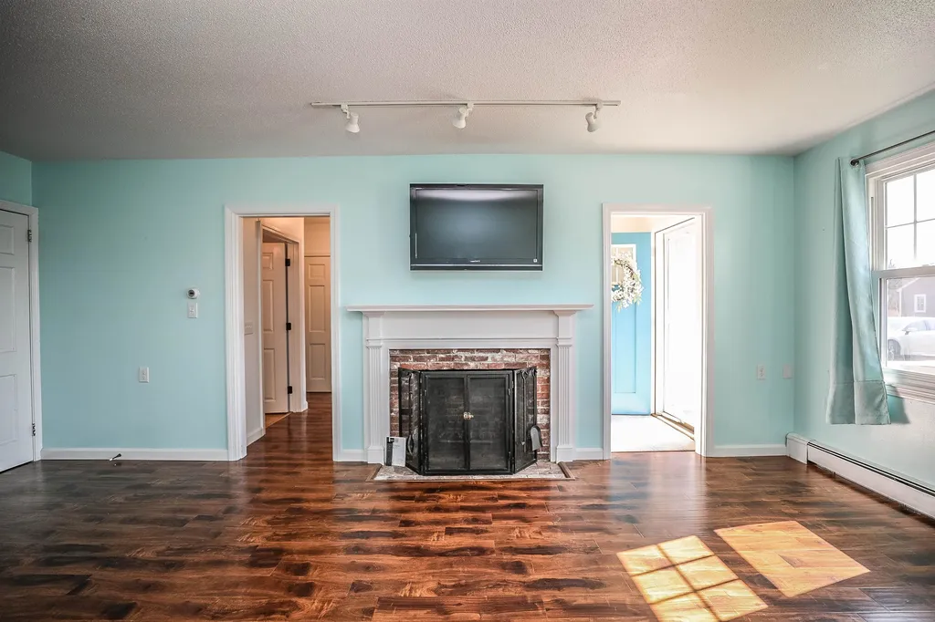 102 Cheney Avenue Peterborough NH 03458