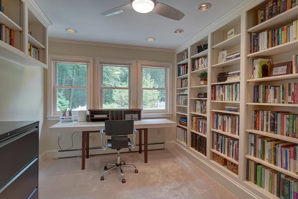 32 Bradley Lane North Hampton NH 03862