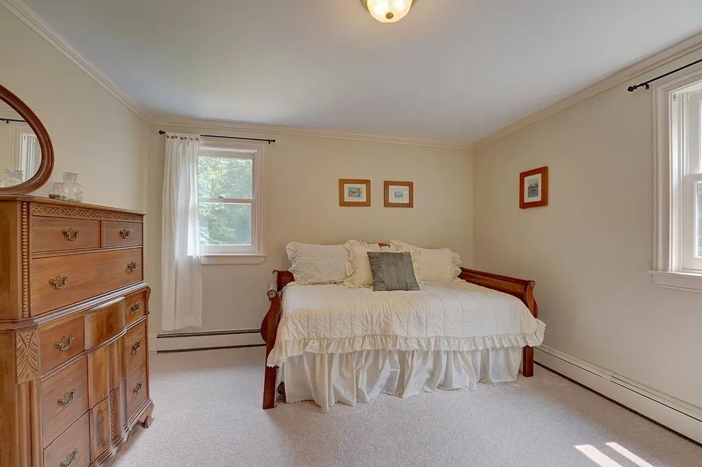 32 Bradley Lane North Hampton NH 03862