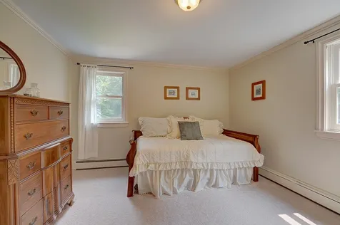 32 Bradley Lane North Hampton NH 03862