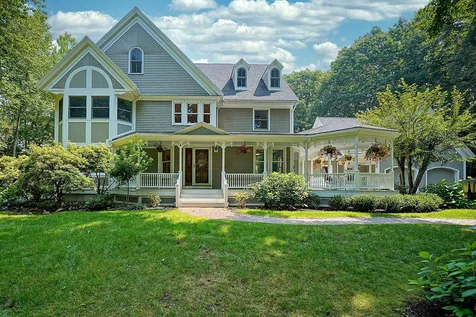 32 Bradley Lane North Hampton NH 03862
