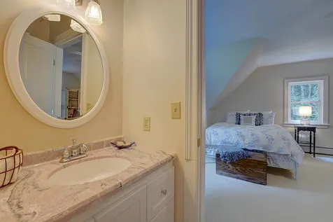 32 Bradley Lane North Hampton NH 03862