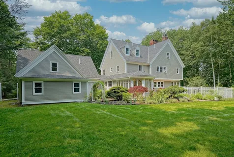 32 Bradley Lane North Hampton NH 03862