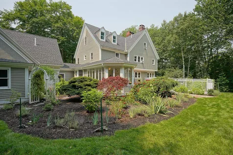 32 Bradley Lane North Hampton NH 03862