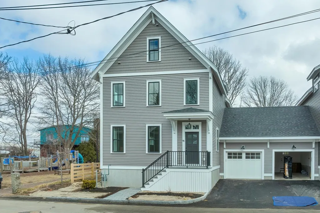 95 Brewster Street Portsmouth NH 03801