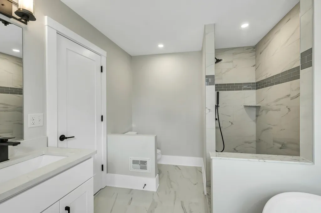 95 Brewster Street Portsmouth NH 03801