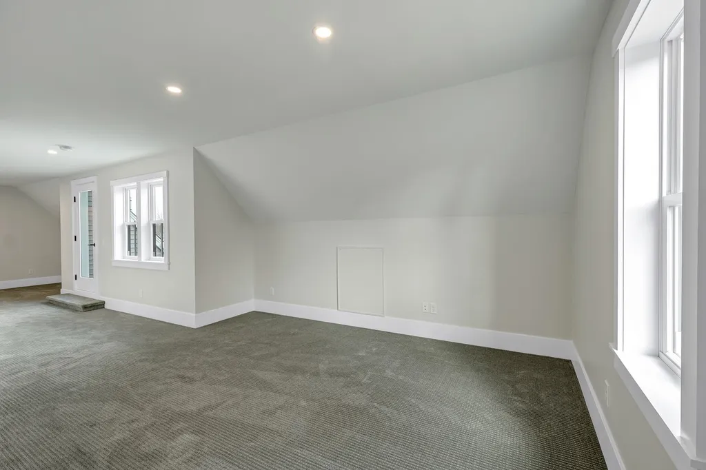 95 Brewster Street Portsmouth NH 03801