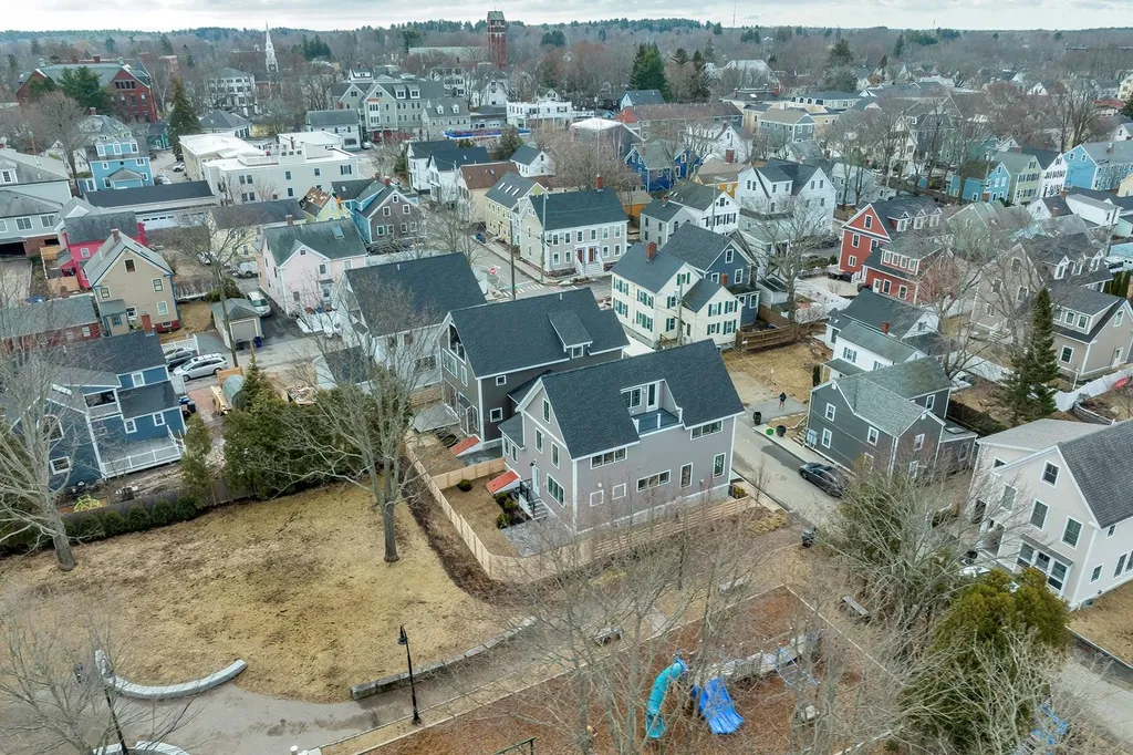 95 Brewster Street Portsmouth NH 03801