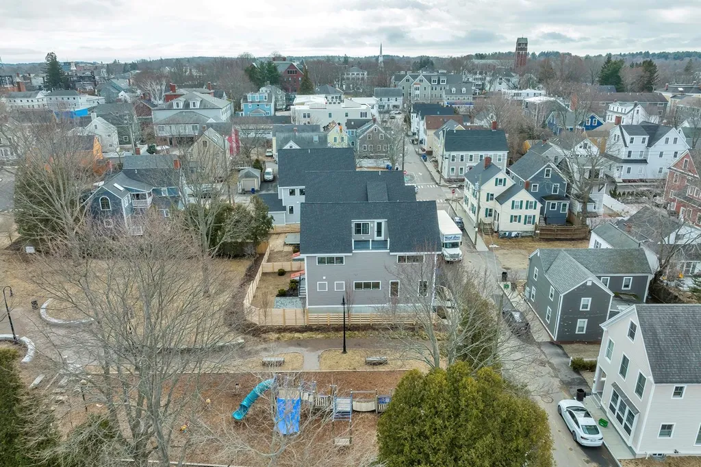 95 Brewster Street Portsmouth NH 03801