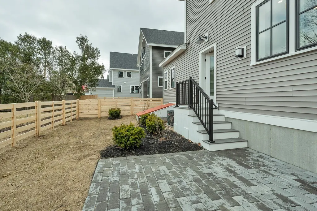 95 Brewster Street Portsmouth NH 03801