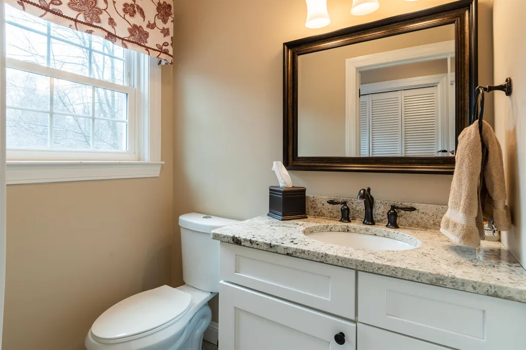 5 Plum Drive Nashua NH 03062