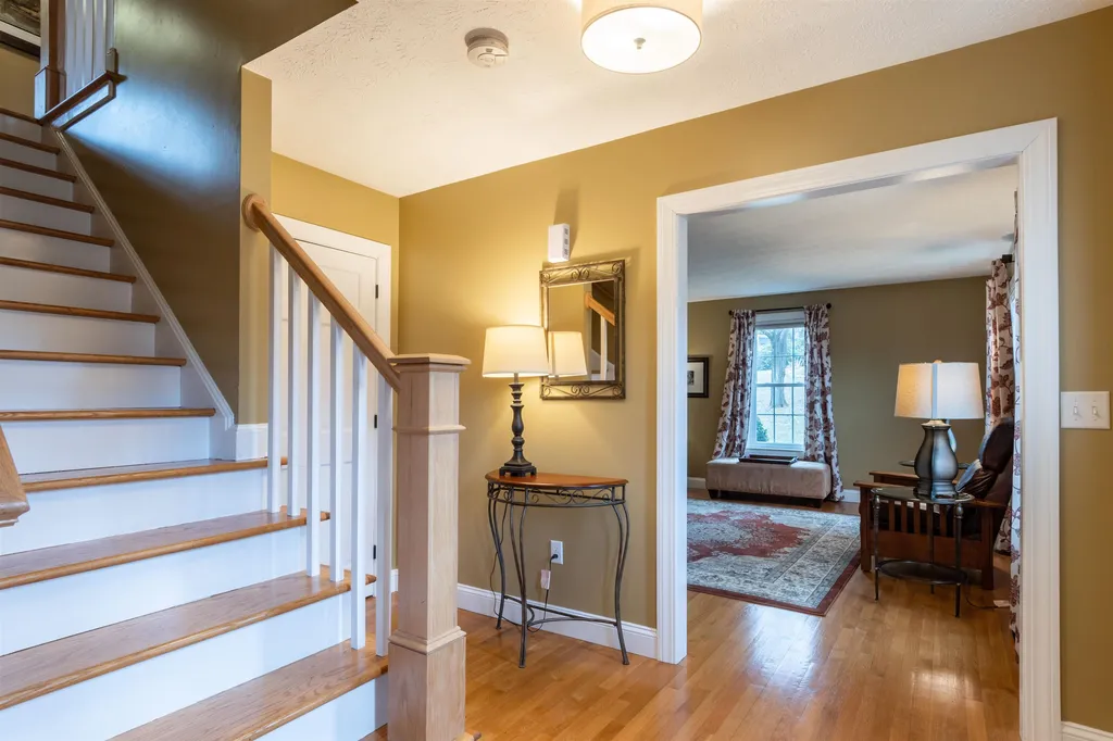 5 Plum Drive Nashua NH 03062