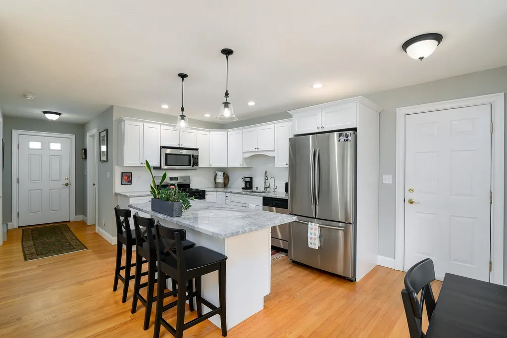 3 Izzy Lane Kittery ME 03904