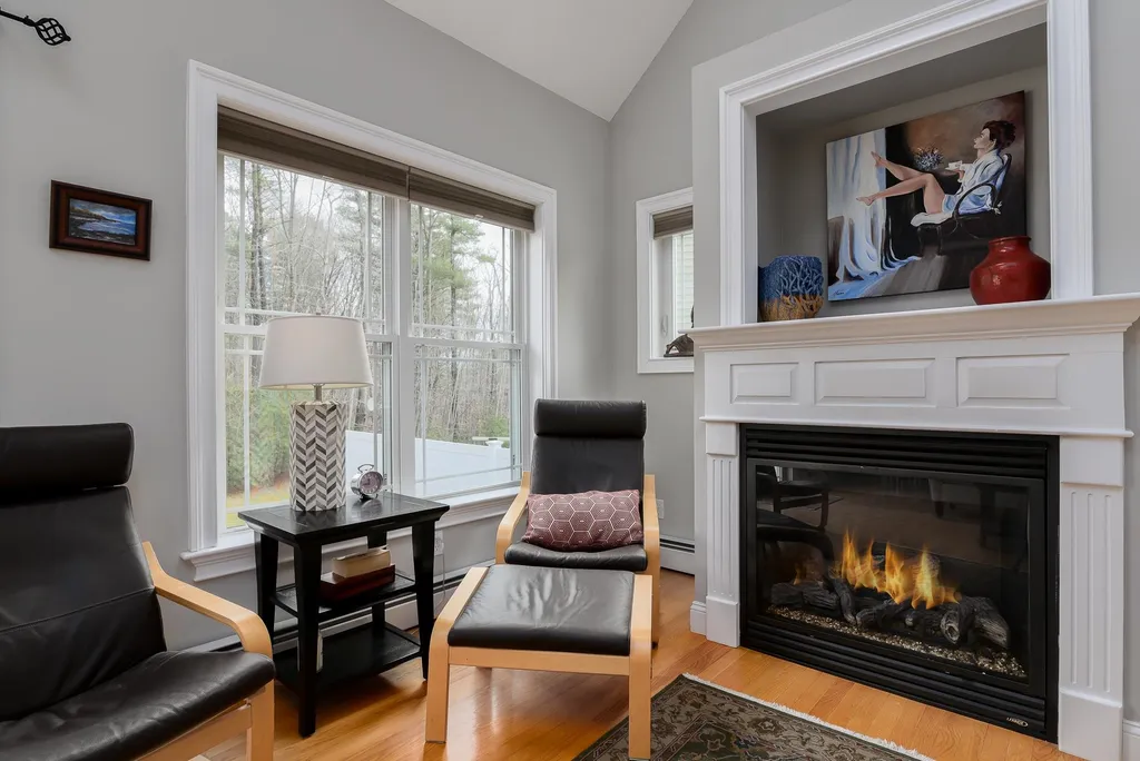 3 Izzy Lane Kittery ME 03904