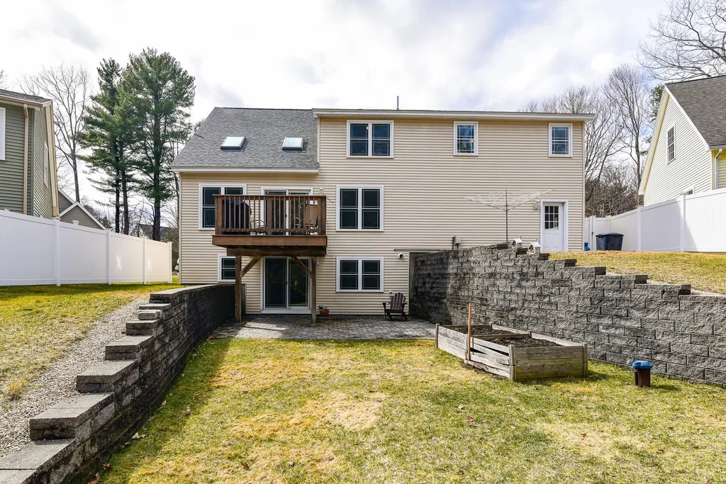 3 Izzy Lane Kittery ME 03904