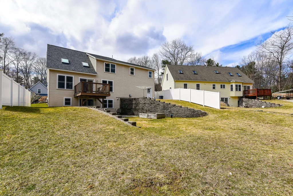 3 Izzy Lane Kittery ME 03904