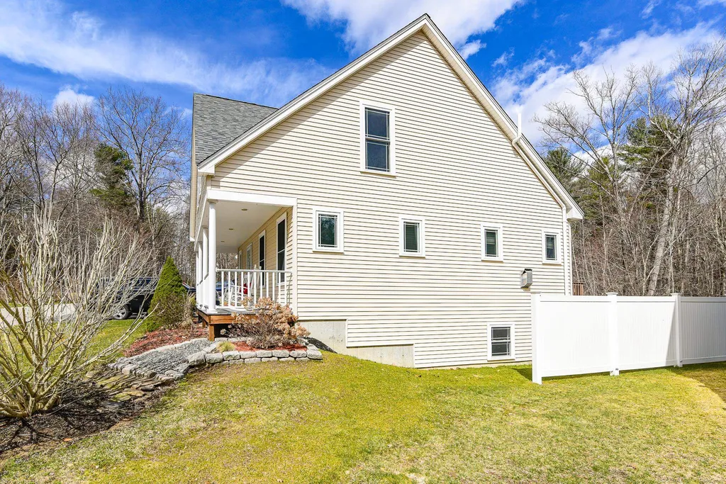 3 Izzy Lane Kittery ME 03904