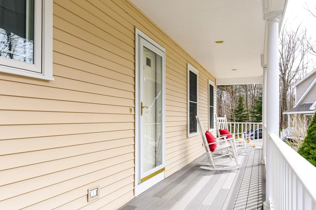 3 Izzy Lane Kittery ME 03904