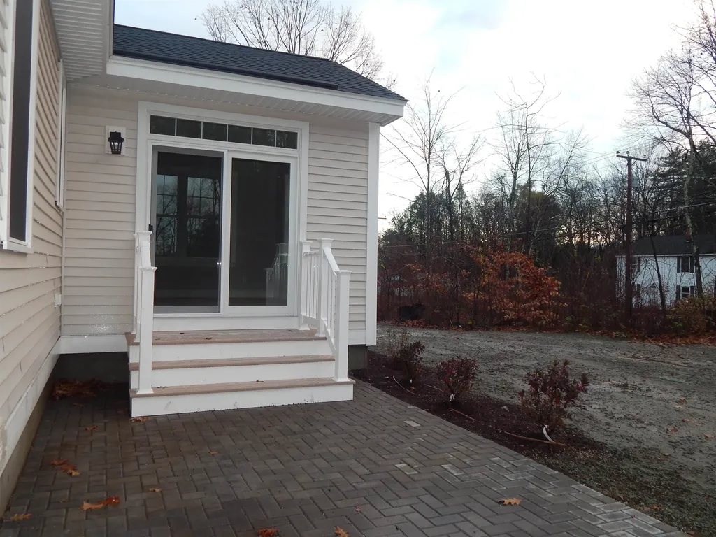 9 Rose Fountain Lane Hampton NH 03842