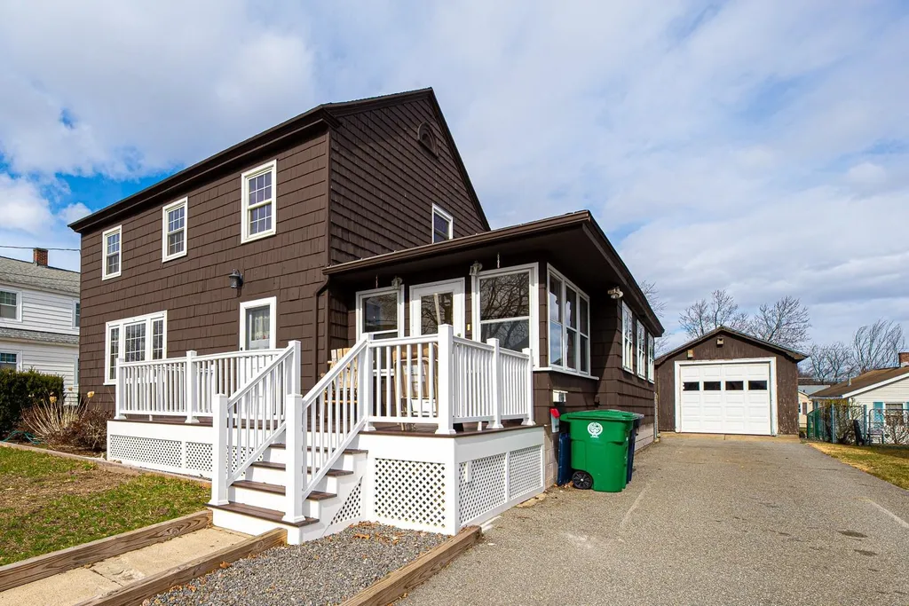 39 Russell Street Nashua NH 03060