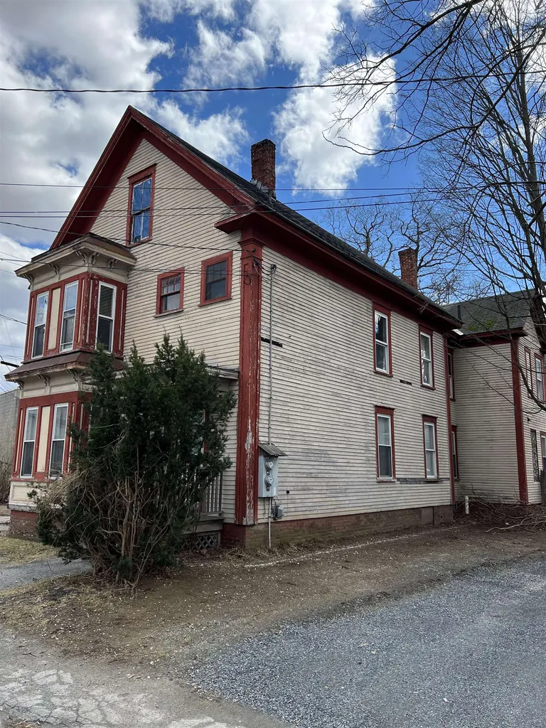 24 School Street Claremont NH 03743
