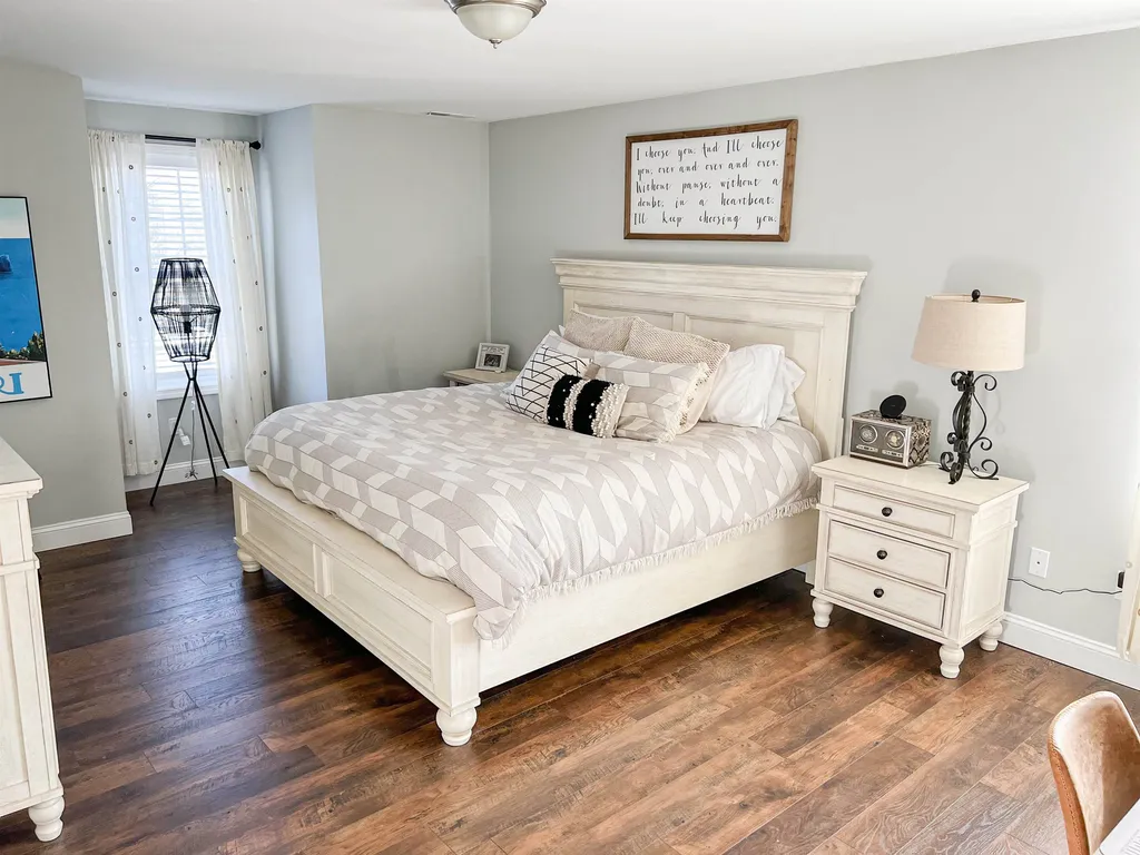 12 Everett Street Derry NH 03038