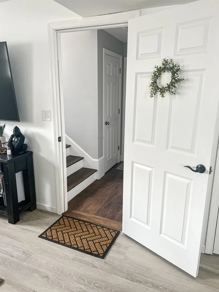 12 Everett Street Derry NH 03038