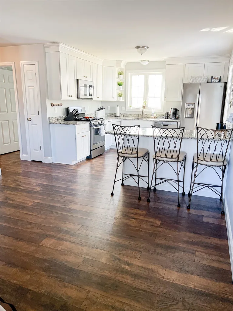 12 Everett Street Derry NH 03038