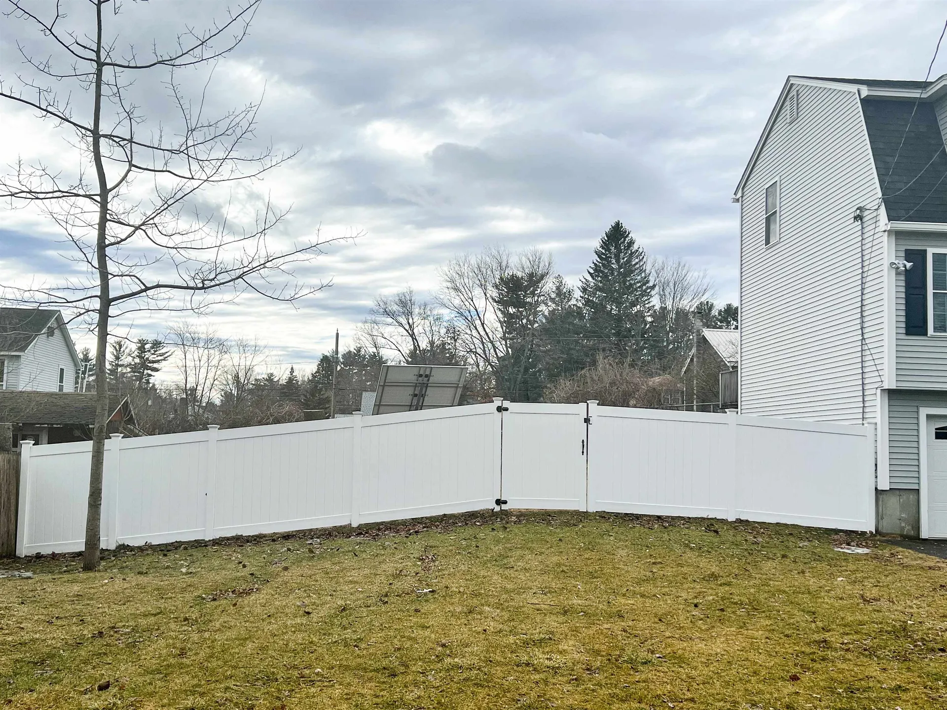 12 Everett Street Derry NH 03038