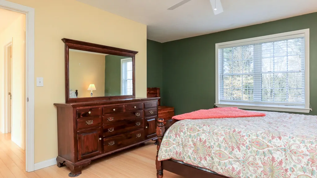11 Bear Run Drive Litchfield NH 03052
