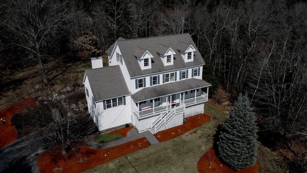 11 Bear Run Drive Litchfield NH 03052