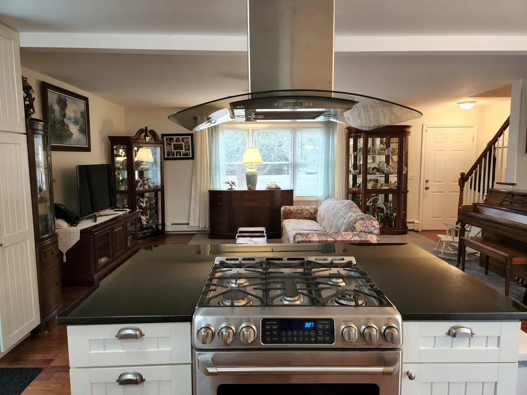 3 Dearborn Circle Walpole NH 03608