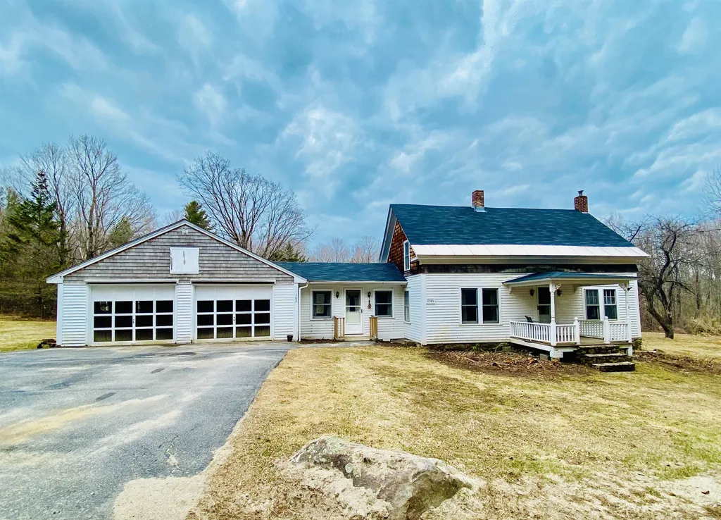 163 Page Road New London NH 03257