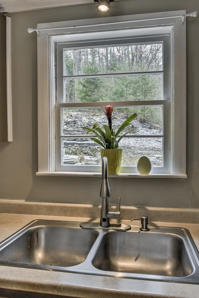 110 Eaton Road Swanzey NH 03446